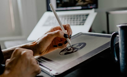 Ben Sploinky: The Unique Fusion Of Traditional Art And Digital Innovation